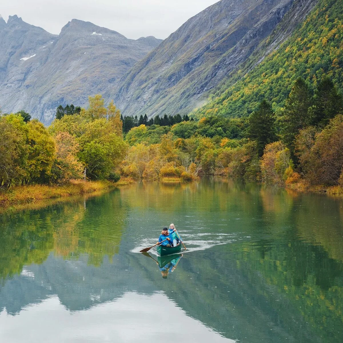 Norrona Falketind GORE TEX Jacket Women's 4 Norrona Falketind GORE TEX Jacket Women's - Image 4