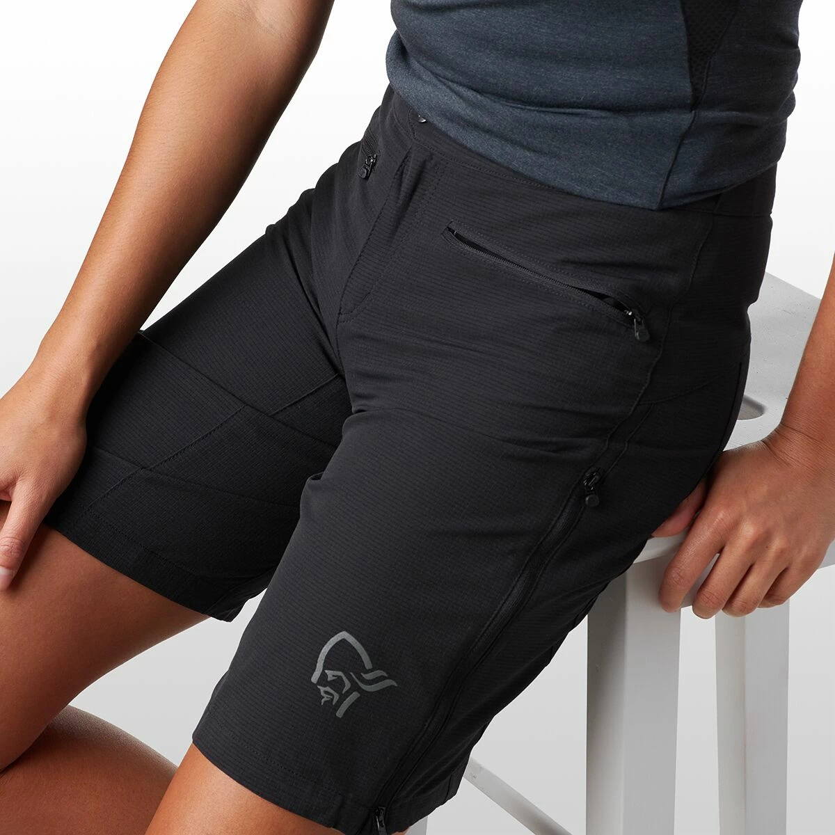 Norrona Fjora Flex1 Lightweight Shorts Women's 3 Norrona Fjora Flex1 Lightweight Shorts Women's - Image 3