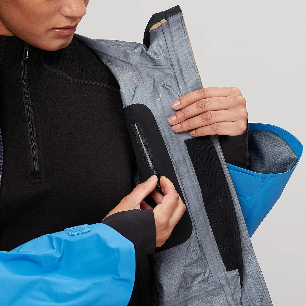 Norrona Lofoten GORE TEX Pro Jacket Women's 3 Norrona Lofoten GORE TEX Pro Jacket Women's - Image 3