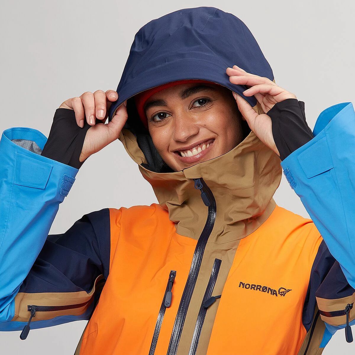 Norrona Lofoten GORE TEX Pro Jacket Women's 6 Norrona Lofoten GORE TEX Pro Jacket Women's - Image 6