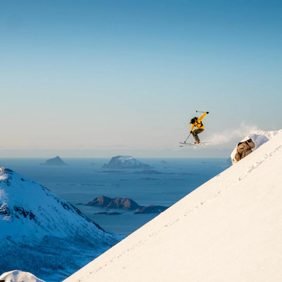 Norrona Lofoten GORE TEX Jacket Men's 6 Norrona Lofoten GORE TEX Jacket Men's - Image 6